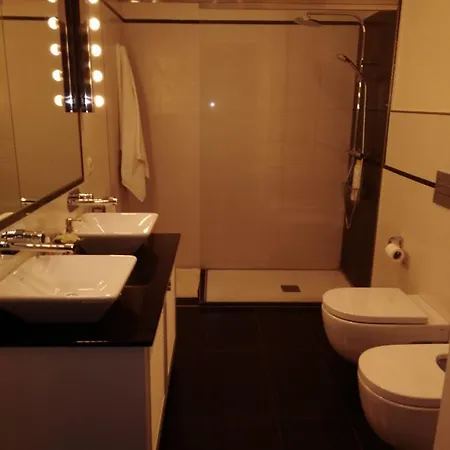 Apartamento Modernista Con Garaje *