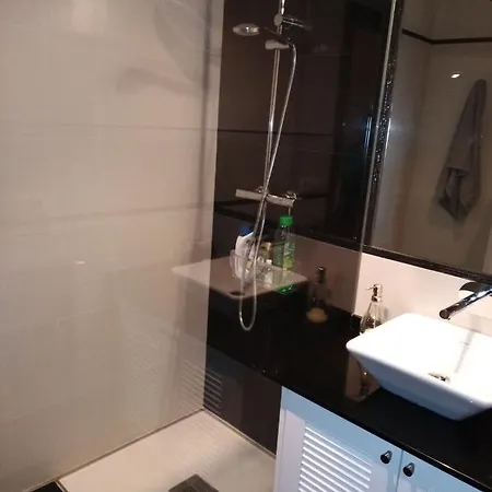 Apartamento Modernista Con Garaje Βίγκο